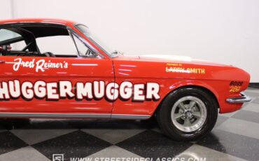 Unknown-Mustang-1965-Rangoon-Red-Black-28