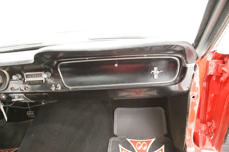 Unknown-Mustang-1965-Rangoon-Red-Black-32
