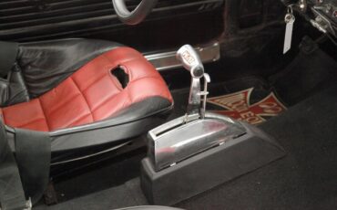 Unknown-Mustang-1965-Rangoon-Red-Black-33