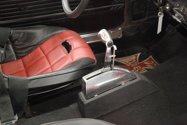 Unknown-Mustang-1965-Rangoon-Red-Black-33