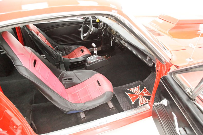 Unknown-Mustang-1965-Rangoon-Red-Black-34
