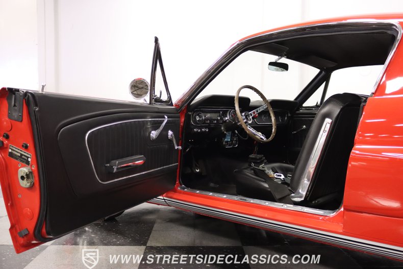 Unknown-Mustang-1965-Rangoon-Red-Black-34