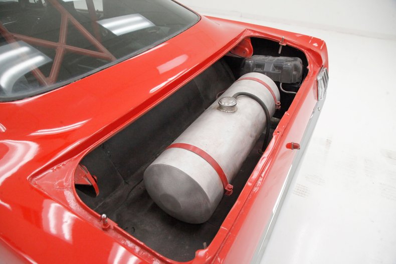 Unknown-Mustang-1965-Rangoon-Red-Black-9