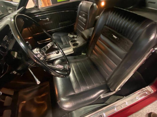 Unknown-Mustang-1965-Red-Black-17