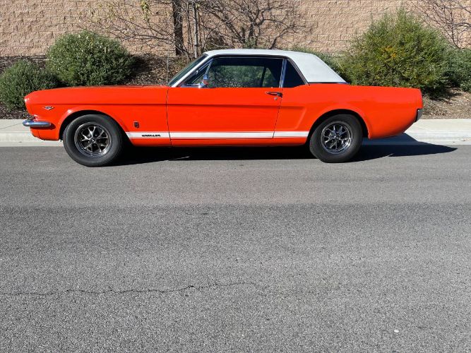 Unknown-Mustang-1965-Red-Black-2