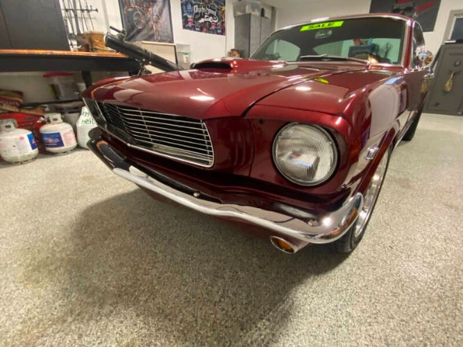Unknown-Mustang-1965-Red-Black-2
