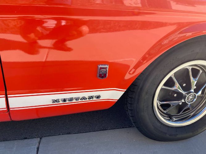 Unknown-Mustang-1965-Red-Black-8