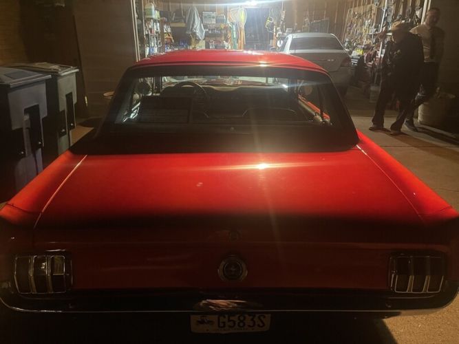 Unknown-Mustang-1965-Red-Gray-7
