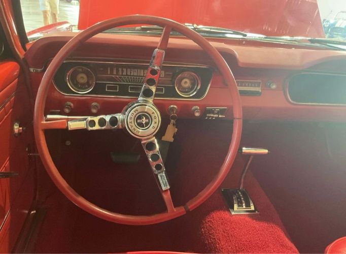 Unknown-Mustang-1965-Red-Red-vinyl-14