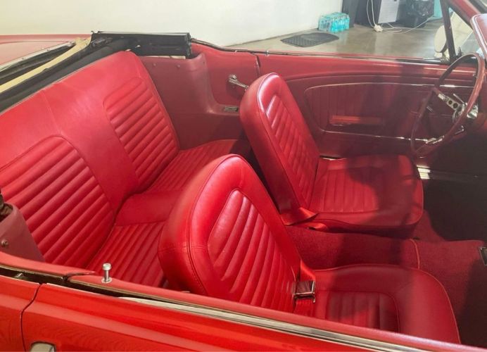 Unknown-Mustang-1965-Red-Red-vinyl-22