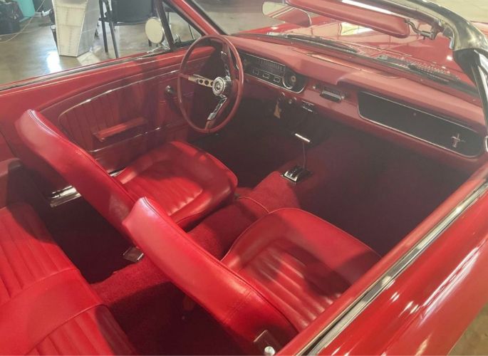 Unknown-Mustang-1965-Red-Red-vinyl-3