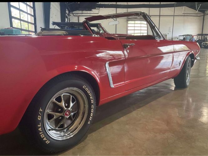 Unknown-Mustang-1965-Red-Red-vinyl-9