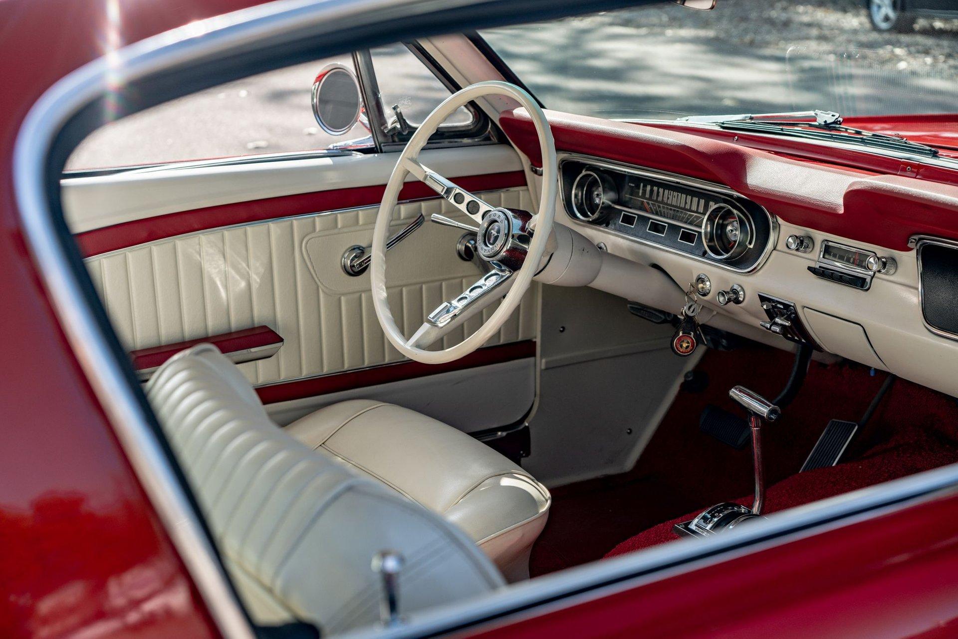 Unknown-Mustang-1965-Red-White-10