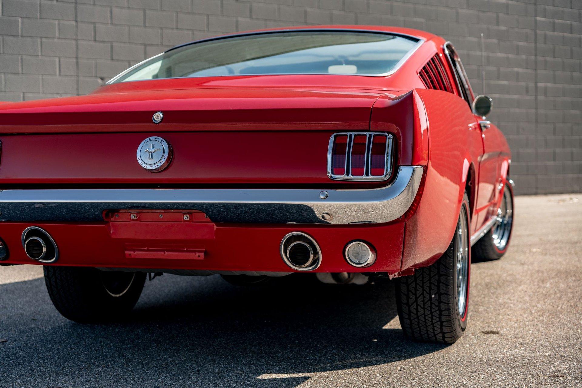Unknown-Mustang-1965-Red-White-16