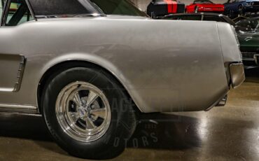 Unknown-Mustang-1965-Silver-Black-2