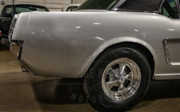 Unknown-Mustang-1965-Silver-Black-45