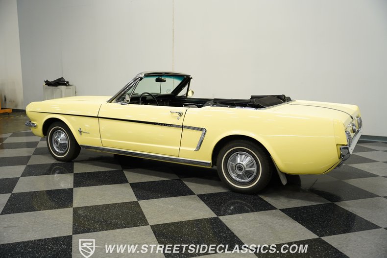 Unknown-Mustang-1965-Springtime-Yellow-Black-10