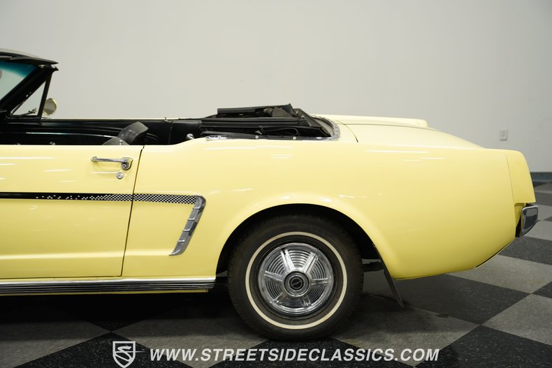 Unknown-Mustang-1965-Springtime-Yellow-Black-26