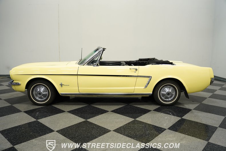 Unknown-Mustang-1965-Springtime-Yellow-Black