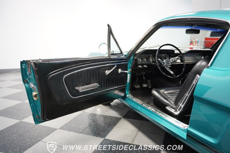 Unknown-Mustang-1965-Twilight-Turquoise-Black-44