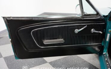 Unknown-Mustang-1965-Twilight-Turquoise-Black-45