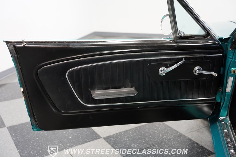 Unknown-Mustang-1965-Twilight-Turquoise-Black-45