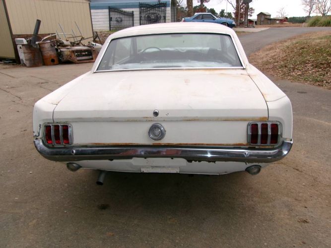 Unknown-Mustang-1965-White-1