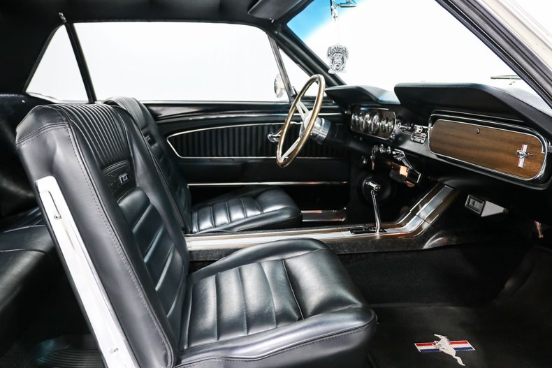 Unknown-Mustang-1965-White-BLACK-14