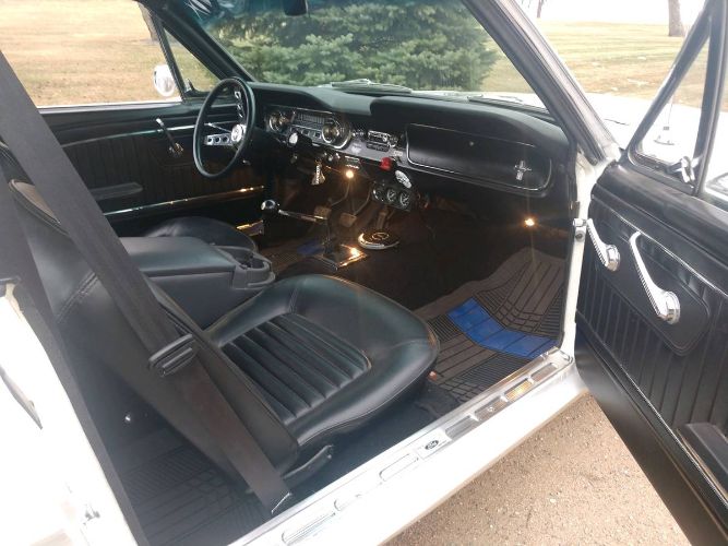 Unknown-Mustang-1965-White-Black-1