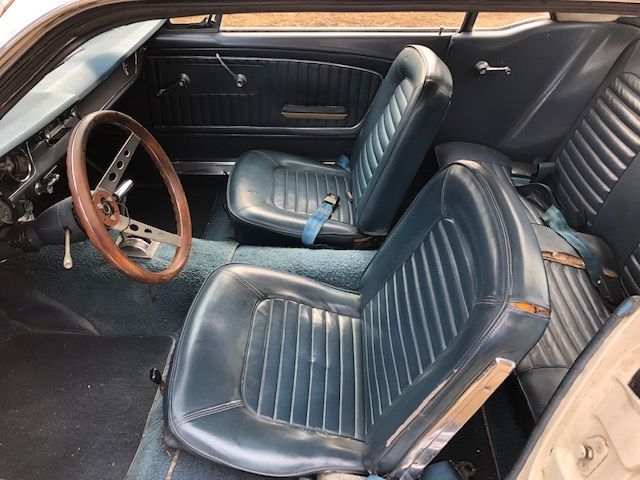 Unknown-Mustang-1965-White-Blue-16