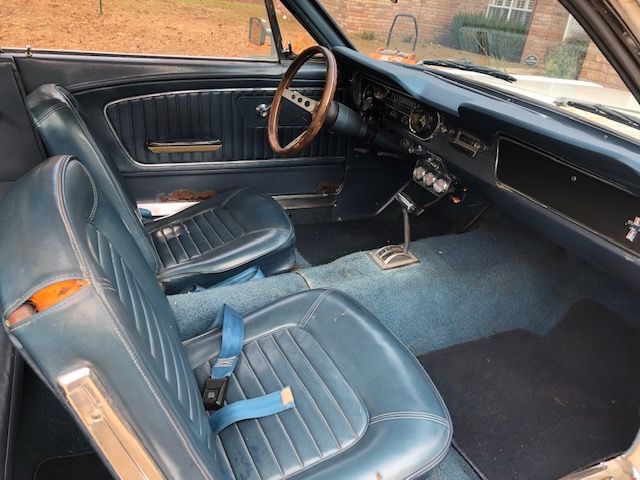 Unknown-Mustang-1965-White-Blue-26