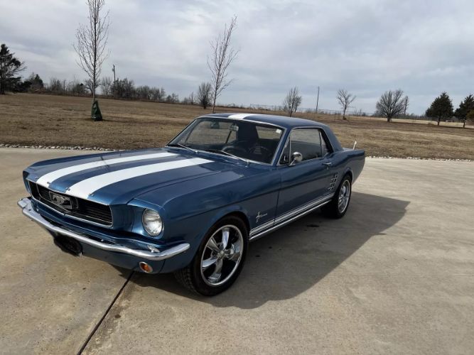 Unknown-Mustang-1966-Blue-Black-16
