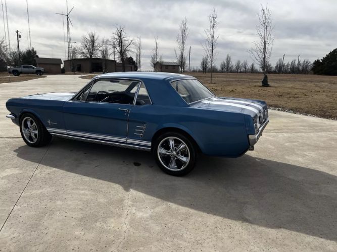 Unknown-Mustang-1966-Blue-Black-17