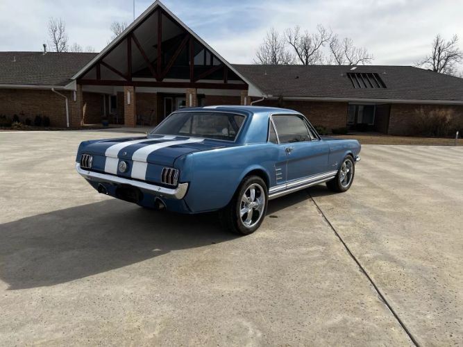 Unknown-Mustang-1966-Blue-Black-24