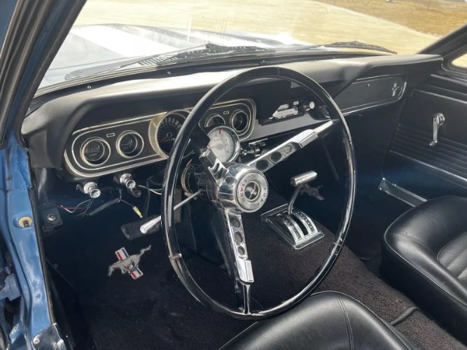 Unknown-Mustang-1966-Blue-Black-3