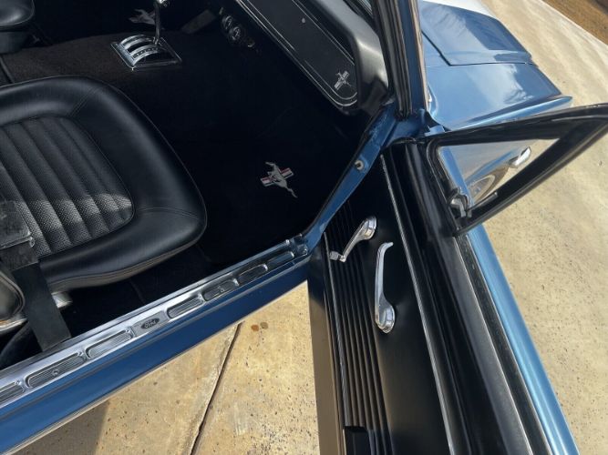 Unknown-Mustang-1966-Blue-Black-39