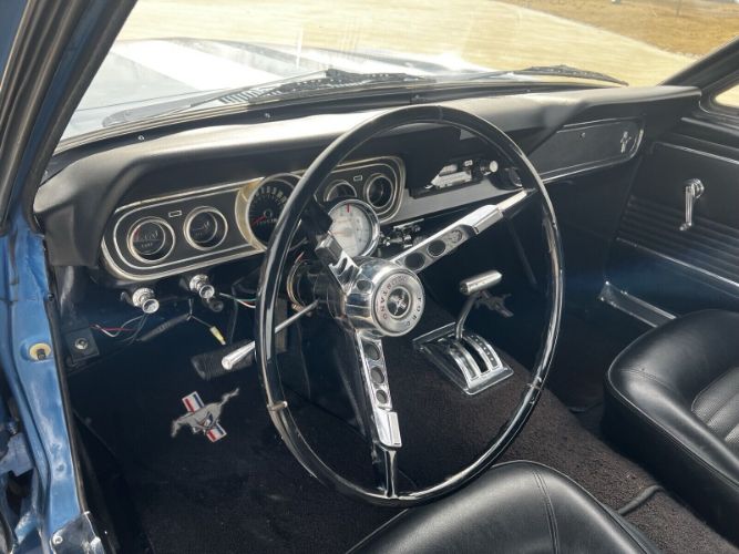 Unknown-Mustang-1966-Blue-Black-4