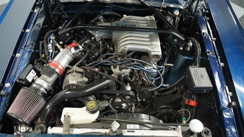 Unknown-Mustang-1966-Caspian-Blue-White-1