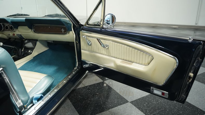 Unknown-Mustang-1966-Caspian-Blue-White-13