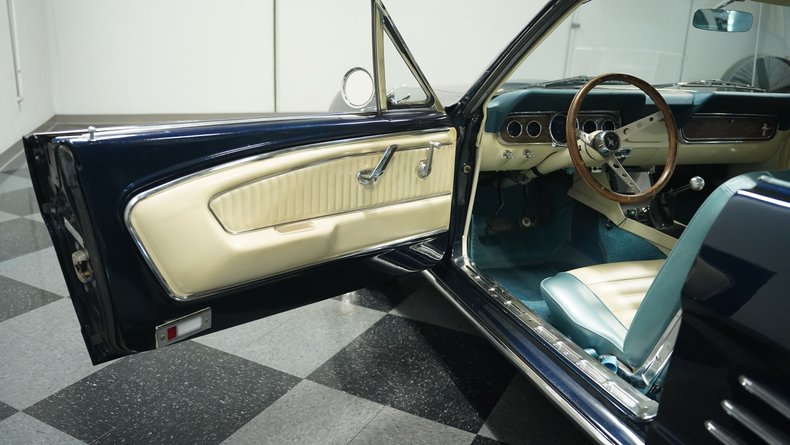 Unknown-Mustang-1966-Caspian-Blue-White-18