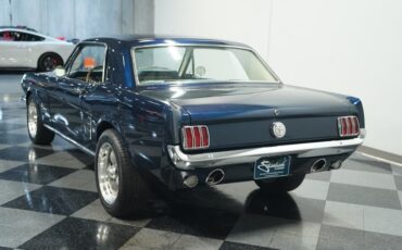 Unknown-Mustang-1966-Caspian-Blue-White-26