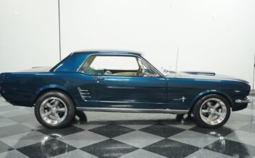 Unknown-Mustang-1966-Caspian-Blue-White-29