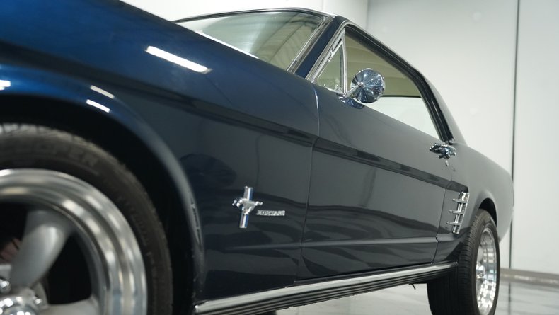 Unknown-Mustang-1966-Caspian-Blue-White-3