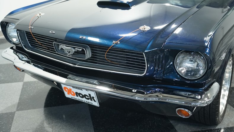 Unknown-Mustang-1966-Caspian-Blue-White-32