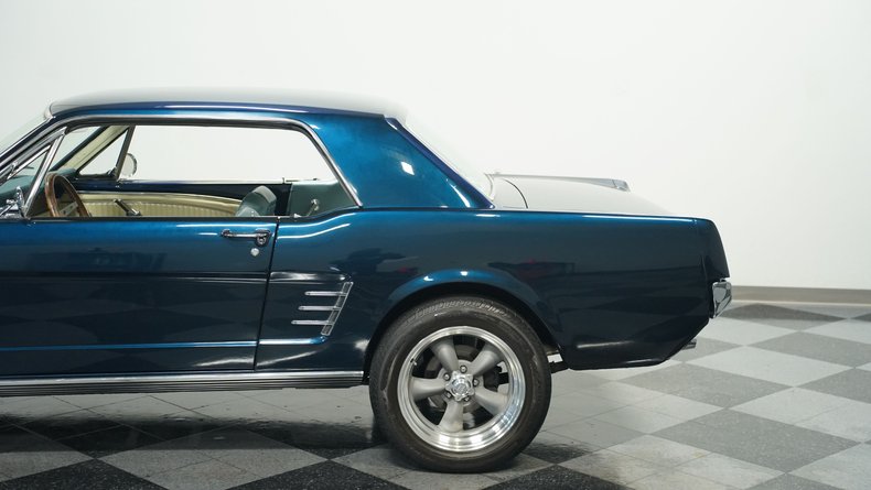 Unknown-Mustang-1966-Caspian-Blue-White-34