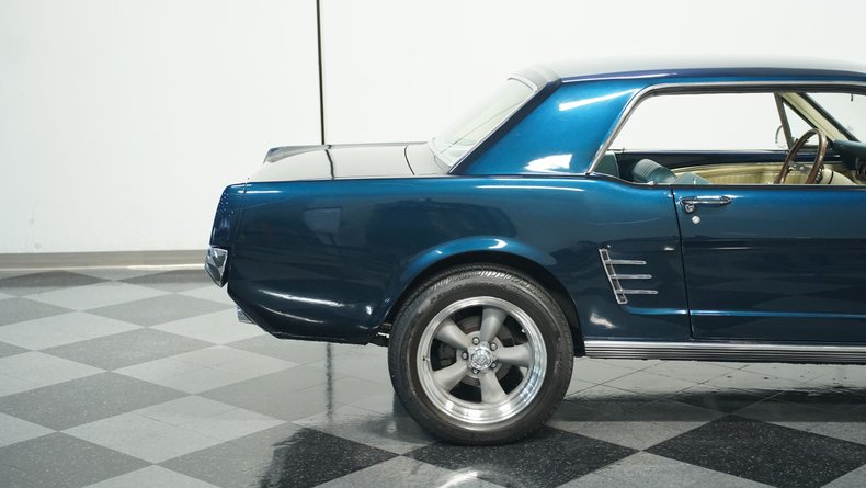 Unknown-Mustang-1966-Caspian-Blue-White-37