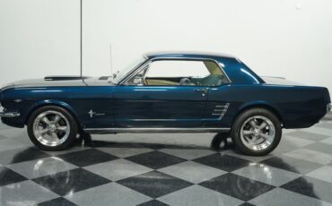 Unknown-Mustang-1966-Caspian-Blue-White