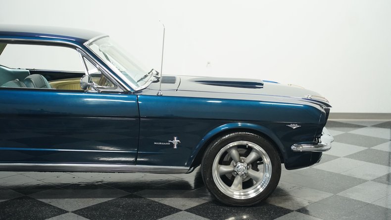 Unknown-Mustang-1966-Caspian-Blue-White-38