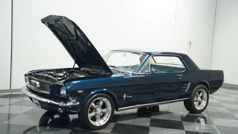 Unknown-Mustang-1966-Caspian-Blue-White-39