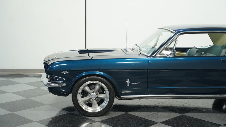Unknown-Mustang-1966-Caspian-Blue-White-4
